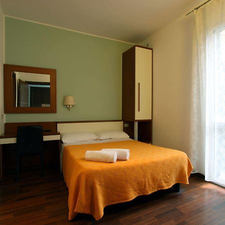 Lux Hotel Durante Milan Exterior photo