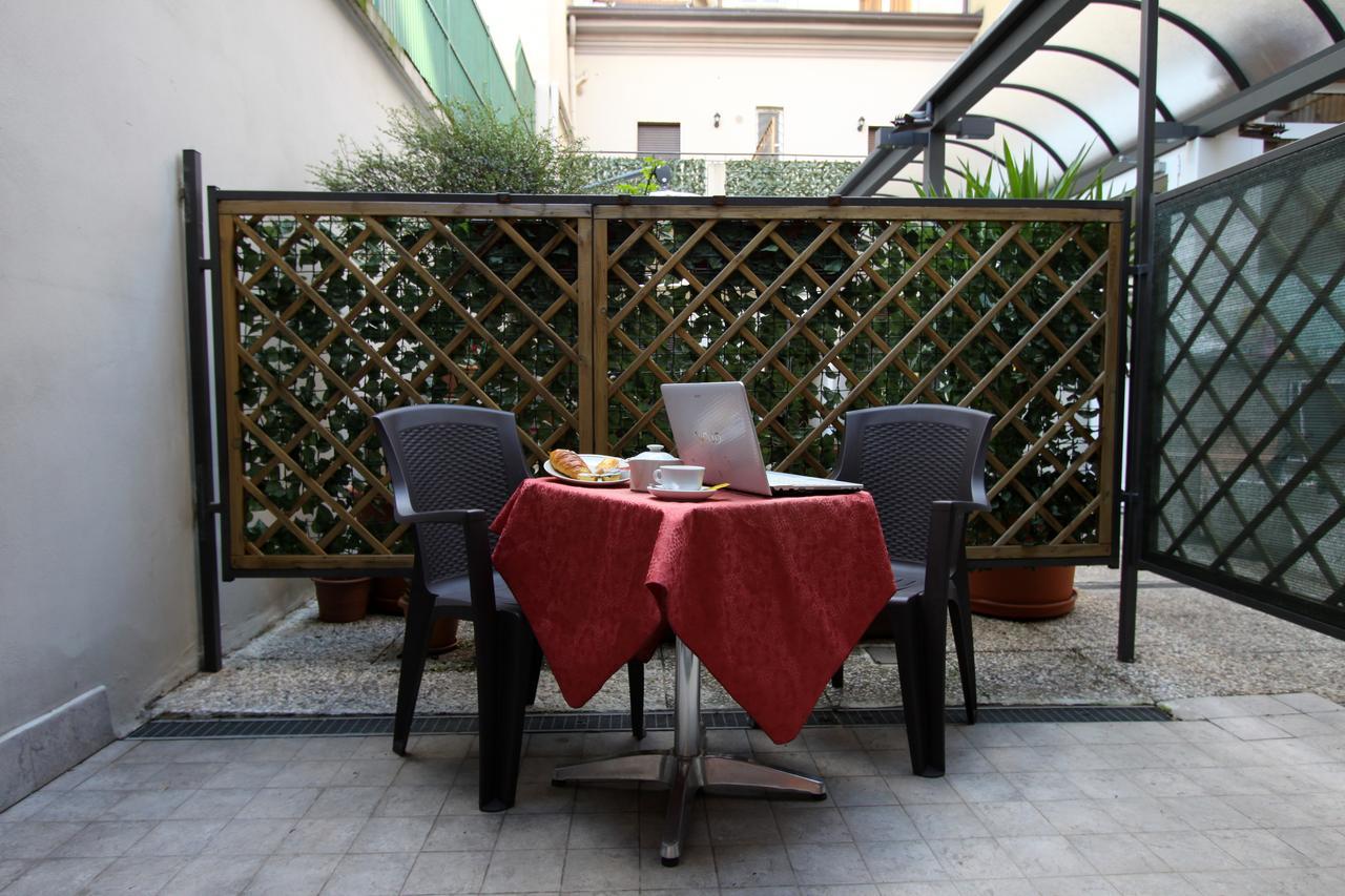 Lux Hotel Durante Milan Exterior photo